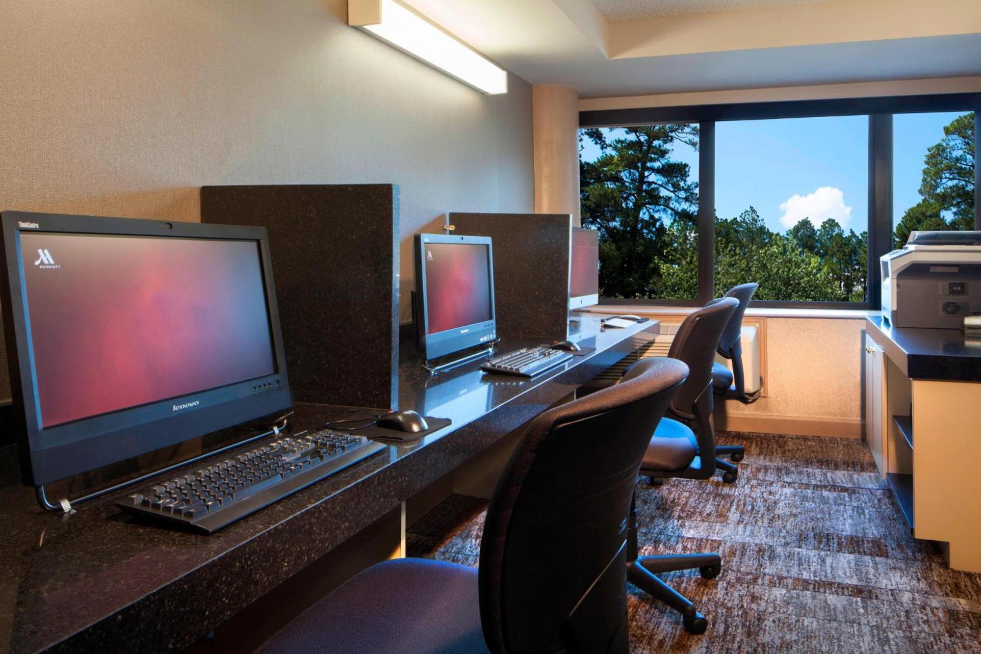 ホテル Marriott Raleigh Durham Research Triangle Park Clegg エクステリア 写真