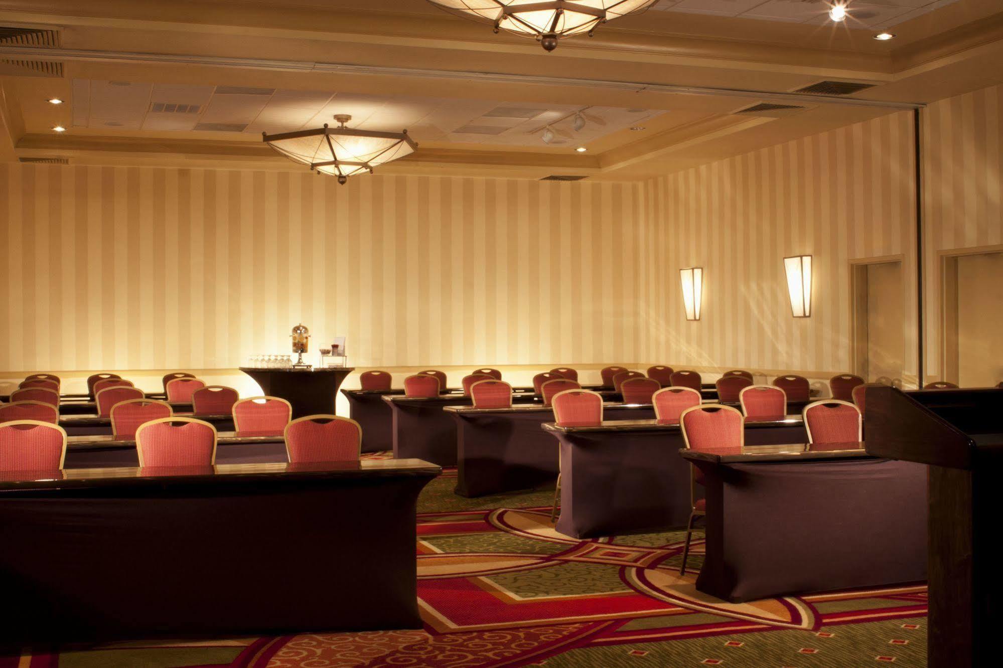 ホテル Marriott Raleigh Durham Research Triangle Park Clegg エクステリア 写真